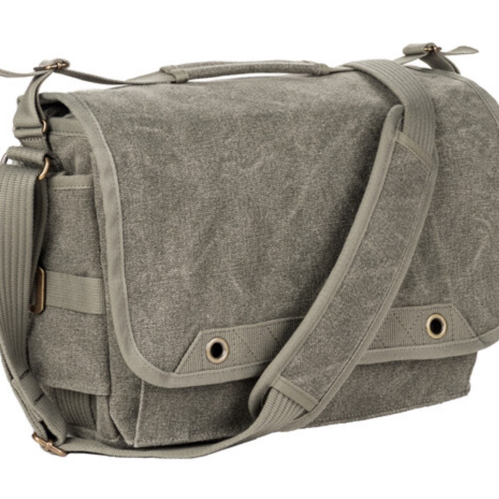 THINK TANK Photo Retrospective 7M Shoulder Bag IN Pinestone